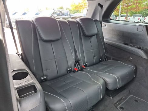 Used 2024 Mercedes-Benz GLS 580 4MATIC image 37