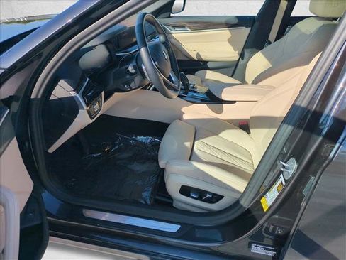 Certified 2023 BMW 530i RWD image 17