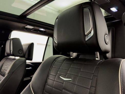 Used 2021 Cadillac Escalade Sport Platinum w/ Heavy-Duty Trailer Package image 7