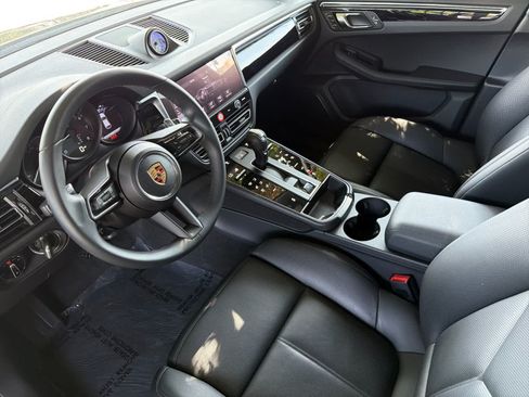 Used 2026 Porsche Macan AWD/4WD image 4