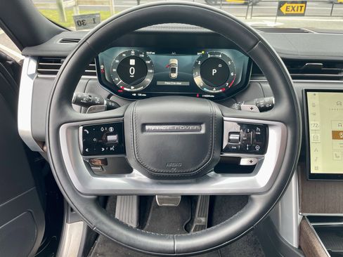 Certified 2025 Land Rover Range Rover SE image 21