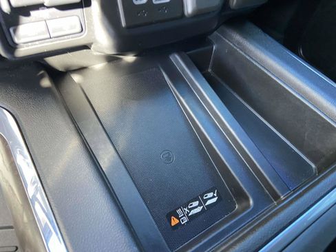 Used 2022 GMC Sierra 2500 Denali w/ Technology Package image 10