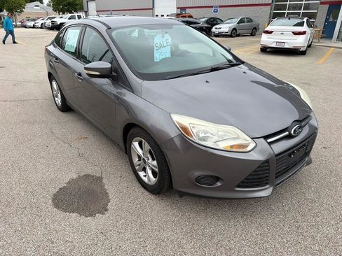 Used 2014 Ford Focus SE FWD image 2