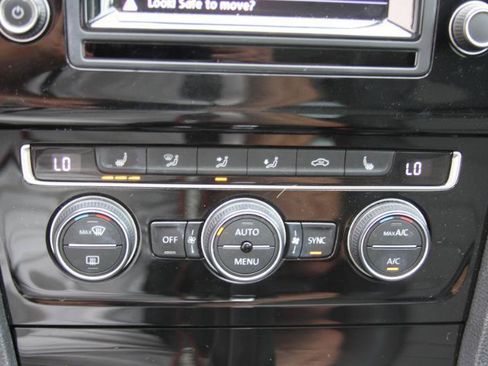 Used 2015 Volkswagen Golf TDI SEL FWD image 38