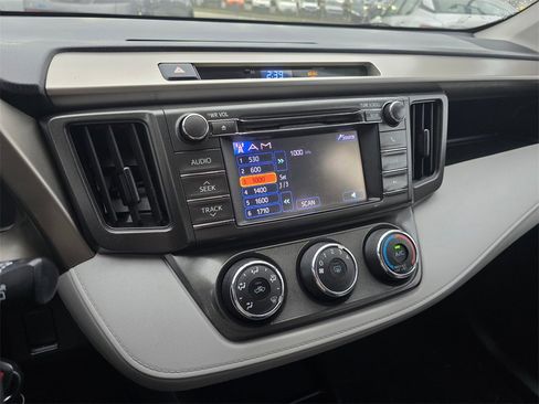 Used 2013 Toyota RAV4 LE image 27