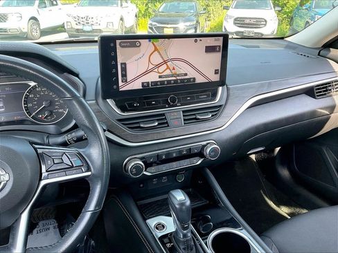 Used 2023 Nissan Altima 2.5 SV w/ SV Premium Package AWD/4WD image 17