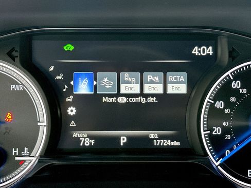 Used 2024 Toyota Venza XLE image 10