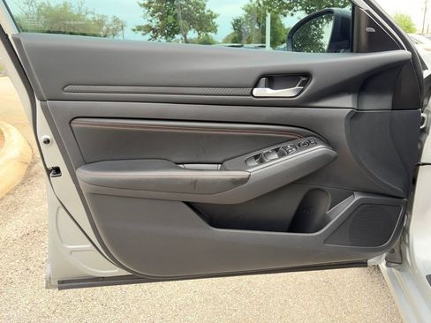 Used 2022 Nissan Altima 2.5 SR image 22