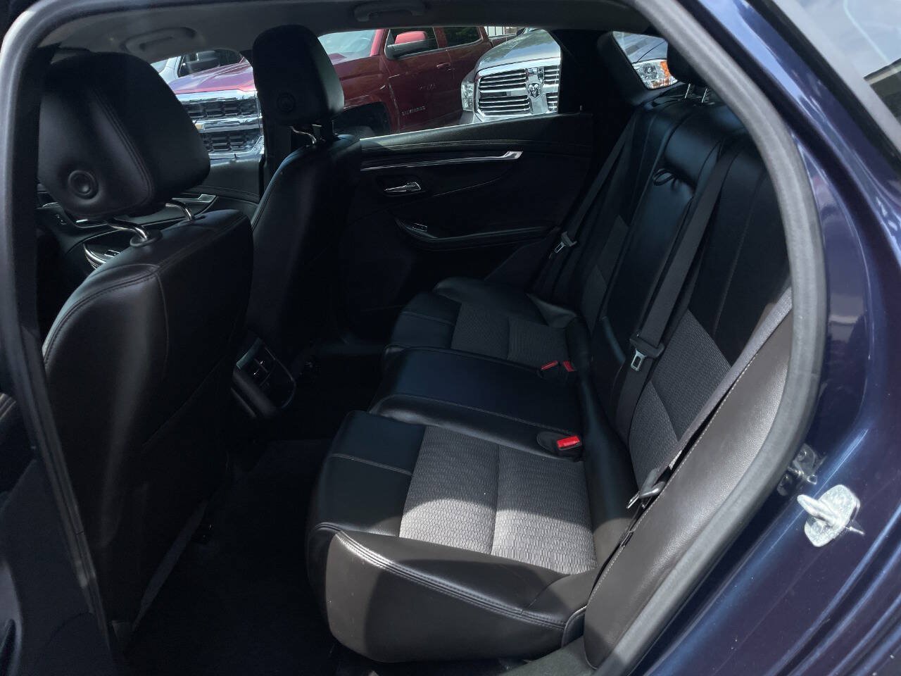 Used 2016 Chevrolet Impala LT w/ Convenience Package FWD image 16