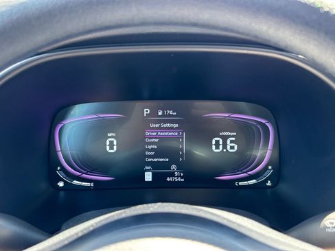 Used 2025 Kia Soul LX w/ LX Technology Package FWD image 39