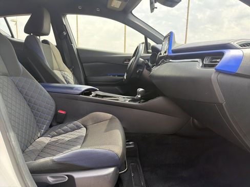 Used 2020 Toyota C-HR XLE image 15