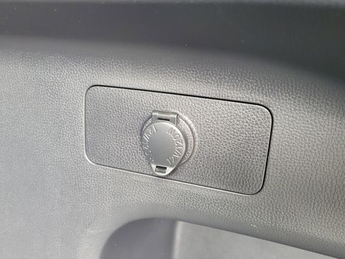 Used 2022 Toyota RAV4 XLE image 10