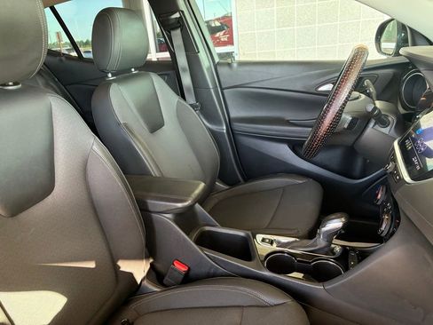 Used 2022 Buick Encore GX Preferred w/ Sport Touring Package FWD image 13