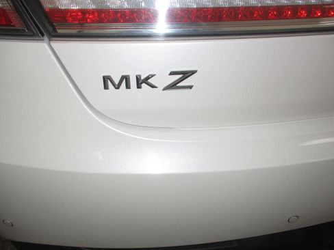 Used 2017 Lincoln MKZ Reserve w/ Climate Package image 30