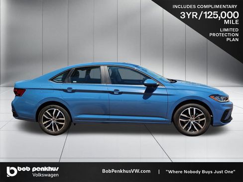 Used 2026 Volkswagen Jetta SE FWD image 24