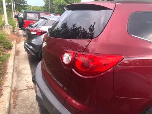 Used 2011 Chevrolet Traverse LT w/ Red Premiere Package AWD/4WD image 8