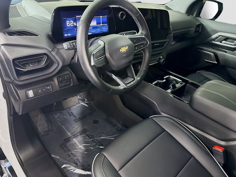 Used 2026 Chevrolet Silverado EV LT AWD/4WD image 23