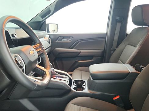 Used 2023 Chevrolet Colorado LT w/ LT Convenience Package II AWD/4WD image 17