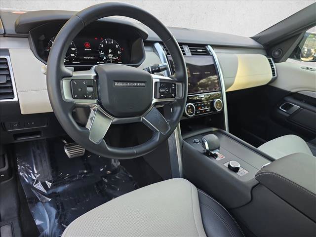 Used 2021 Land Rover Discovery S R-Dynamic AWD/4WD image 16