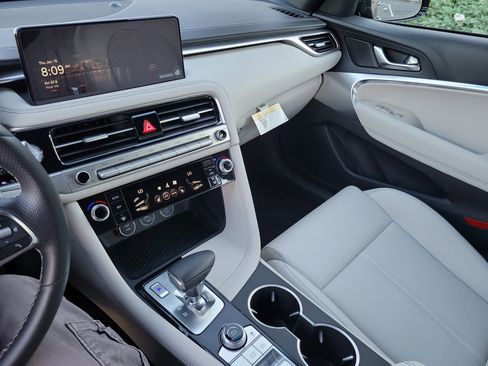 Certified 2025 Genesis G70 2.5T image 15