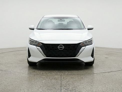 Used 2025 Nissan Sentra SV FWD image 2