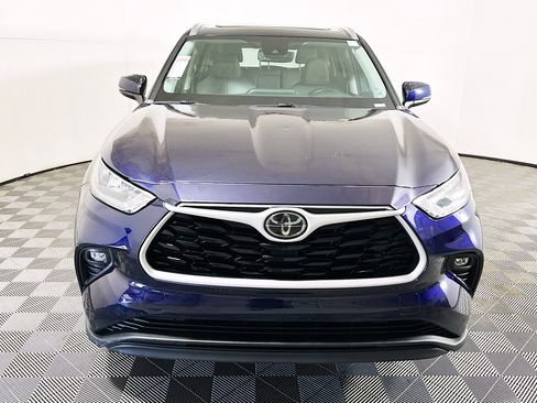 Used 2020 Toyota Highlander XLE image 8
