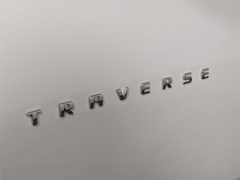 Used 2018 Chevrolet Traverse Premier image 10