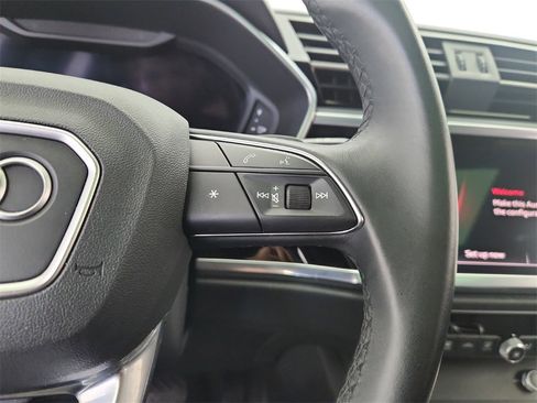 Used 2023 Audi Q3 2.0T Premium Plus image 41