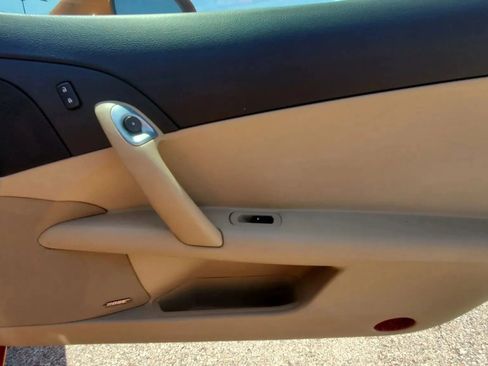 Used 2007 Chevrolet Corvette Coupe w/ Preferred Equipment Group RWD image 32