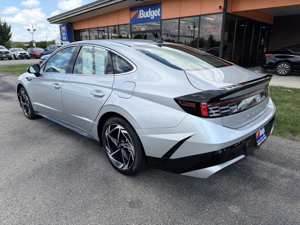 Used 2026 Hyundai Sonata SEL FWD image 3