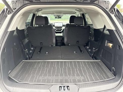 New 2026 Ford Explorer Active RWD image 12