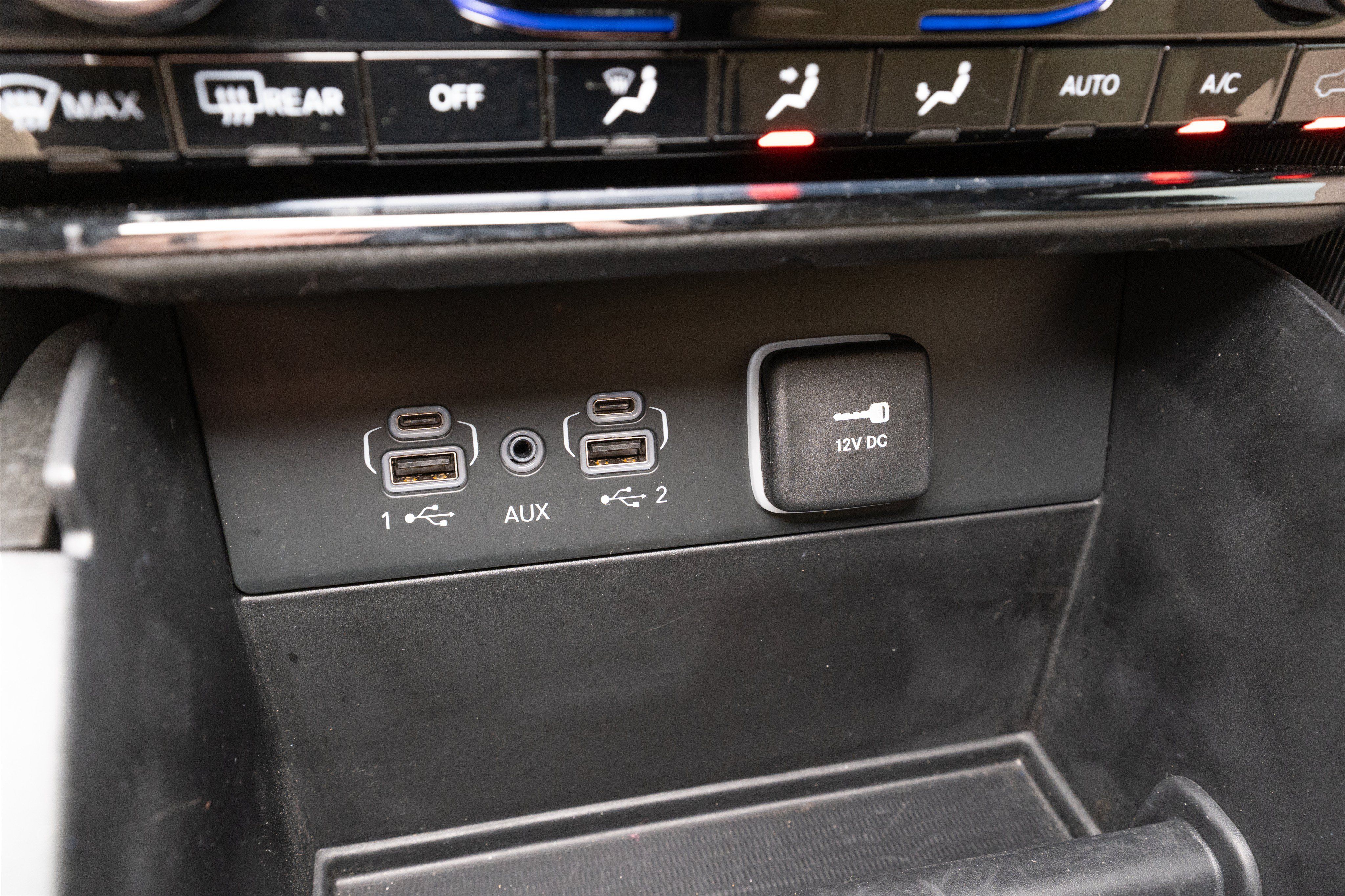 Used 2024 Jeep Grand Cherokee L Limited w/ MOPAR Finishing Package AWD/4WD image 24
