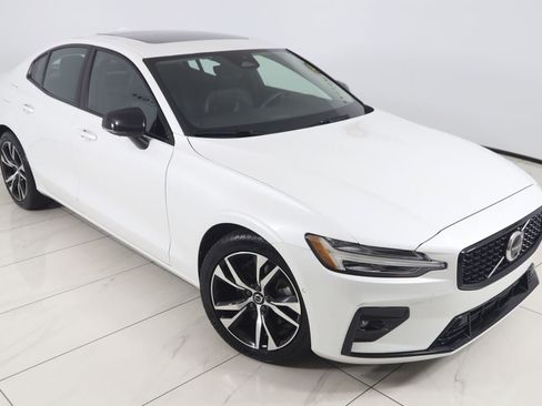 Used 2024 Volvo S60 B5 Plus AWD/4WD image 18