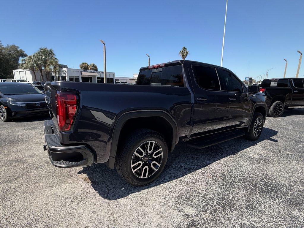Used 2025 GMC Sierra 1500 AT4 w/ AT4 Premium Package AWD/4WD image 4