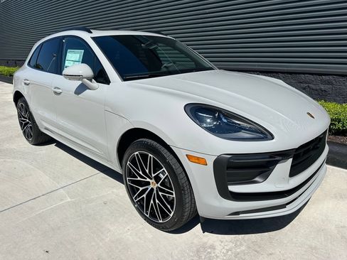 Used 2026 Porsche Macan AWD/4WD image 11