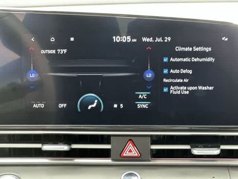 Used 2024 Hyundai Elantra SEL w/ Convenience Package FWD image 16
