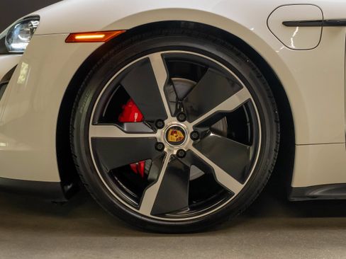 Certified 2024 Porsche Taycan 4S AWD/4WD image 15
