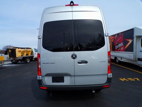Used 2024 Mercedes-Benz Sprinter 2500 image 7