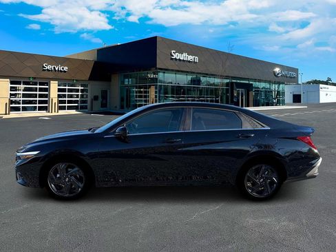 New 2026 Hyundai Elantra SEL Sport image 3