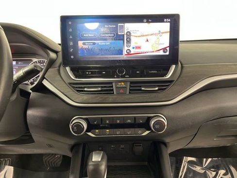 Used 2023 Nissan Altima 2.5 SV w/ SV Premium Package FWD image 26