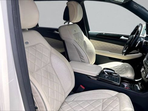 Used 2018 Mercedes-Benz GLS 450 4MATIC image 31