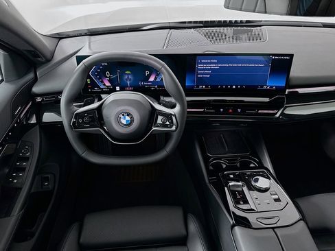 Used 2025 BMW 530i image 23