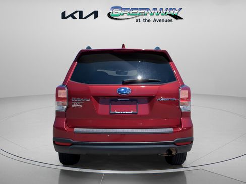 Used 2018 Subaru Forester 2.5i Premium w/ All-Weather Package image 5