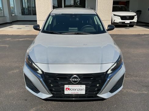 Used 2024 Nissan Altima 2.5 SV AWD/4WD image 2