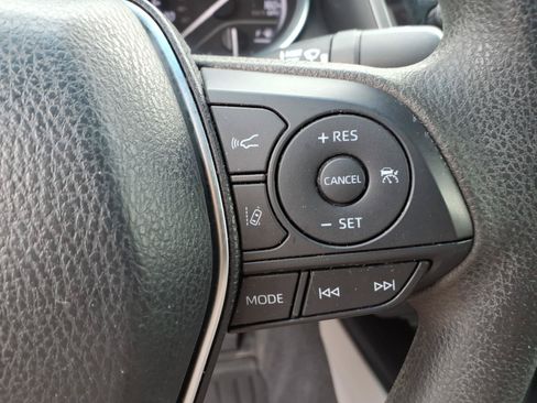 Used 2018 Toyota Camry LE w/ Convenience Package FWD image 20