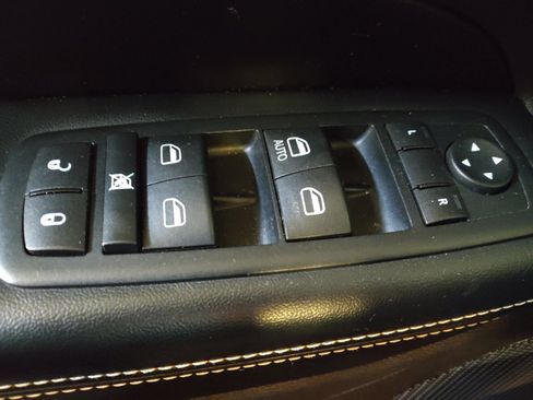 Used 2015 Jeep Grand Cherokee Limited w/ Trailer Tow Group IV image 27