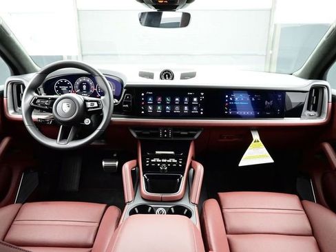 New 2025 Porsche Cayenne Turbo AWD/4WD image 20