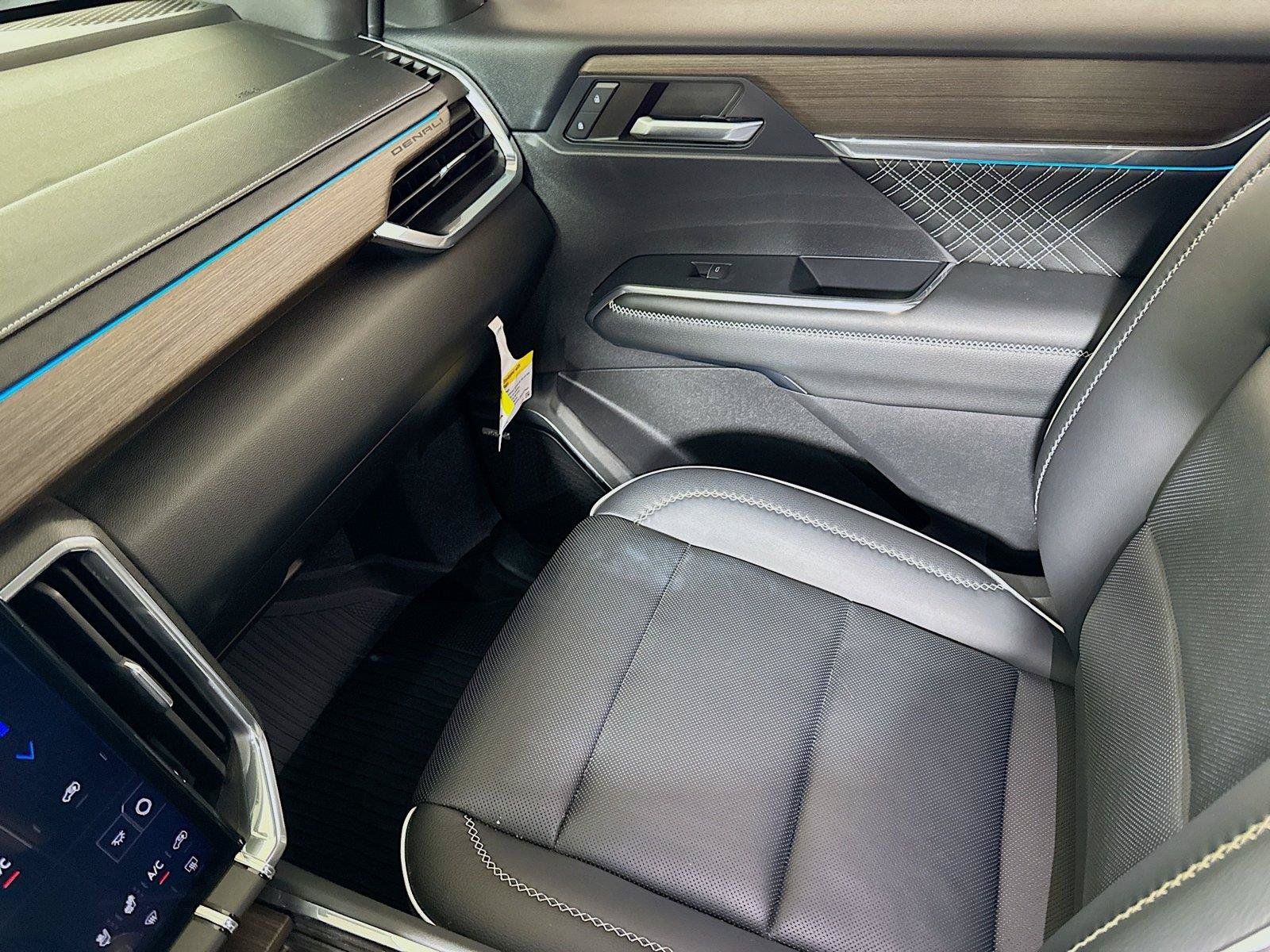 Used 2024 GMC Acadia Denali w/ LPO, Floor Liner Package AWD/4WD image 22