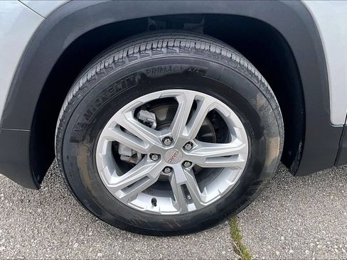 Used 2024 GMC Terrain SLE FWD image 11