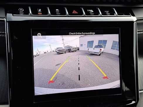 Used 2024 Jeep Grand Cherokee Altitude image 23